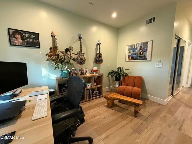 3236 Royal Oaks Drive 4, Thousand Oaks, CA 91362