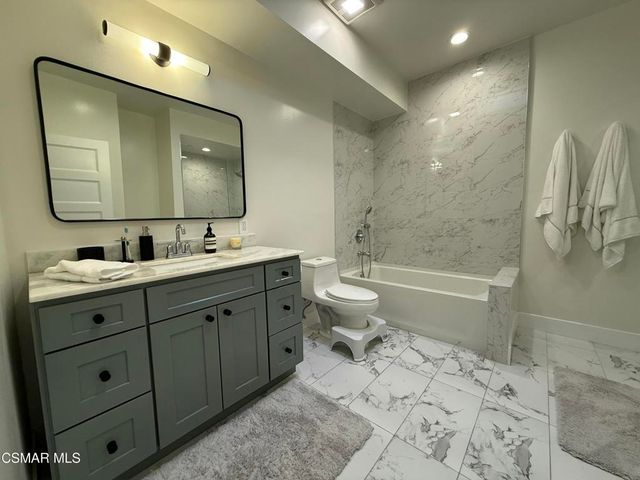 3236 Royal Oaks Drive 4, Thousand Oaks, CA 91362