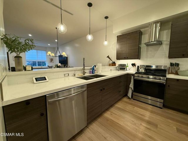 3236 Royal Oaks Drive 4, Thousand Oaks, CA 91362