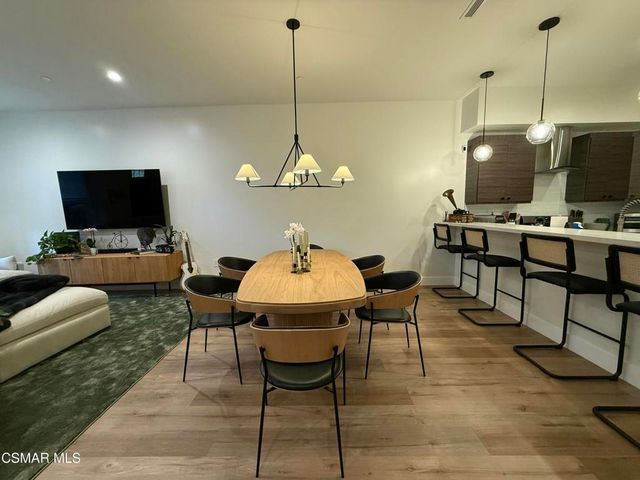 3236 Royal Oaks Drive 4, Thousand Oaks, CA 91362