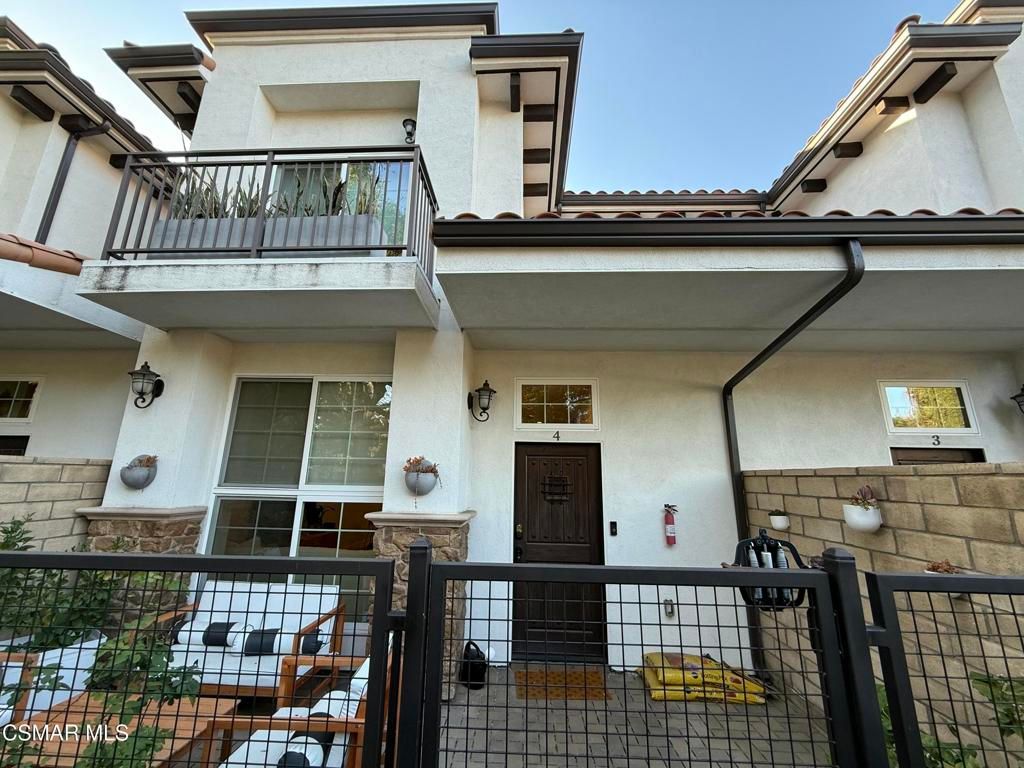 3236 Royal Oaks Drive 4, Thousand Oaks, CA 91362