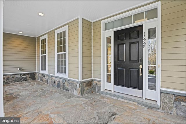 1228 PROVIDENCE TER, Mclean, VA 22101