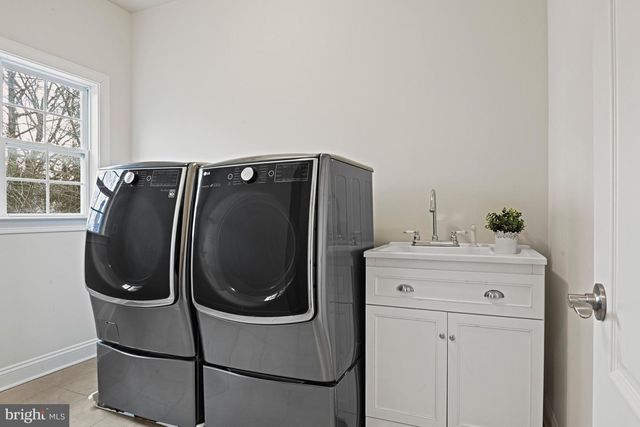 1228 PROVIDENCE TER, Mclean, VA 22101