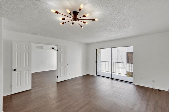 2830 S Bartell Drive 23, Houston, TX 77054