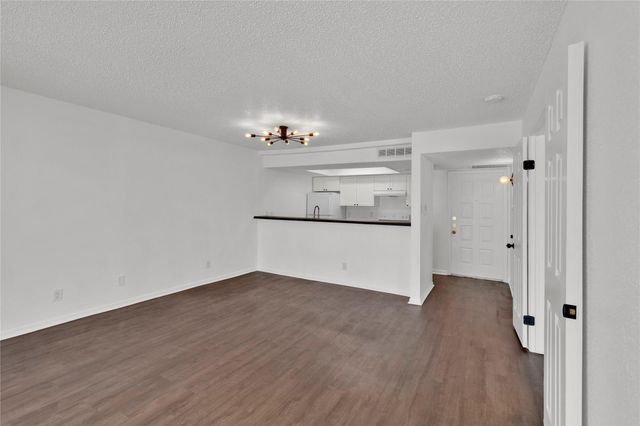 2830 S Bartell Drive 23, Houston, TX 77054