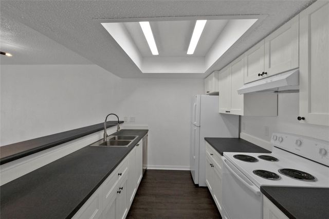 2830 S Bartell Drive 23, Houston, TX 77054