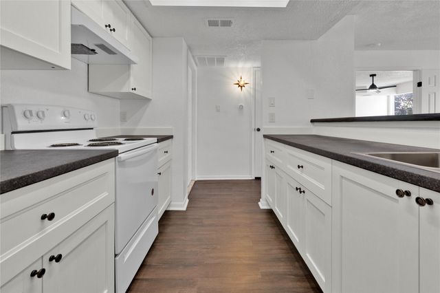 2830 S Bartell Drive 23, Houston, TX 77054