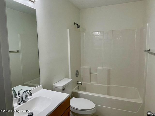 13404 Cain Ln, Louisville, KY 40245