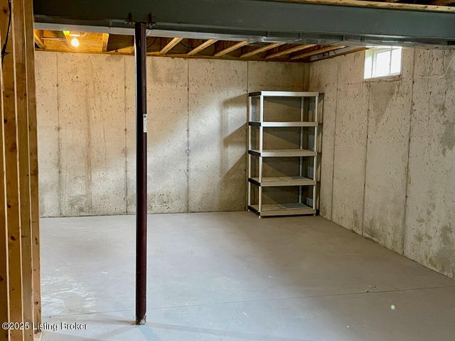 13404 Cain Ln, Louisville, KY 40245