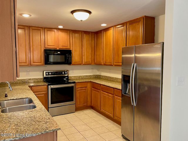 13404 Cain Ln, Louisville, KY 40245
