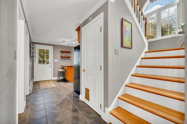 10 Humphrey St, Haverhill, MA 01830