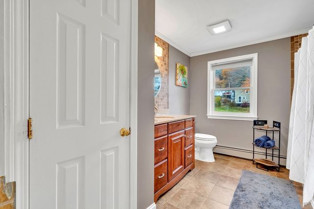 10 Humphrey St, Haverhill, MA 01830