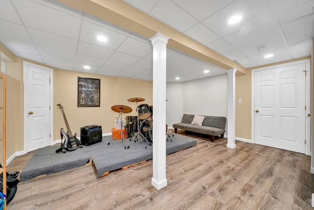 10 Humphrey St, Haverhill, MA 01830