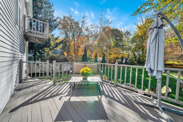 10 Humphrey St, Haverhill, MA 01830