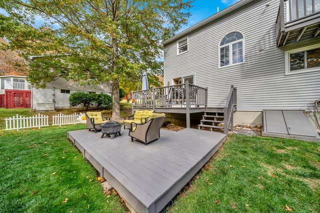 10 Humphrey St, Haverhill, MA 01830