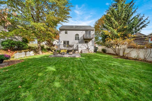 10 Humphrey St, Haverhill, MA 01830