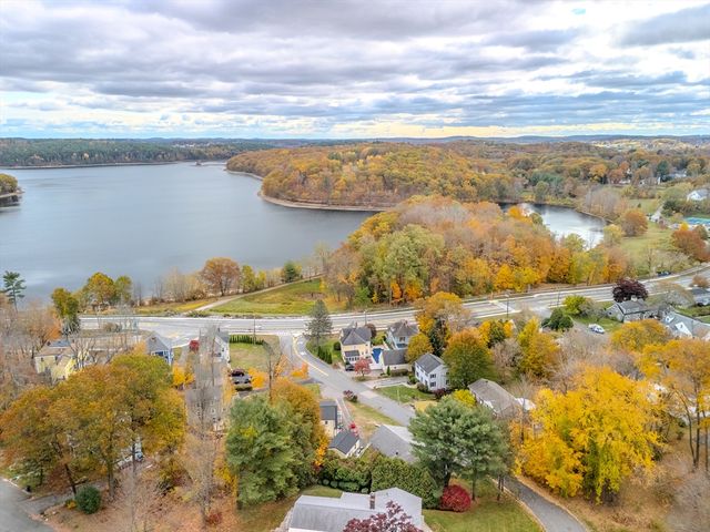 10 Humphrey St, Haverhill, MA 01830