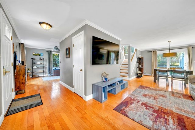 10 Humphrey St, Haverhill, MA 01830