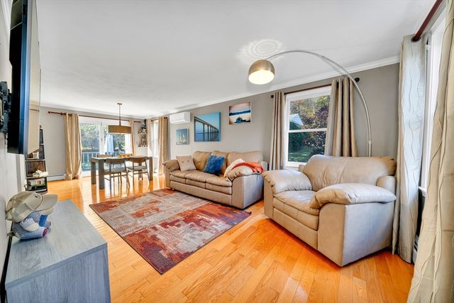 10 Humphrey St, Haverhill, MA 01830