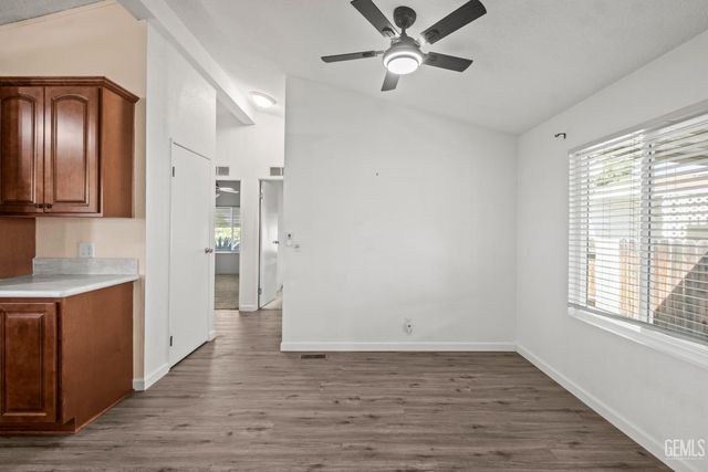 9000 Eastwind Circle, Bakersfield, CA 93306