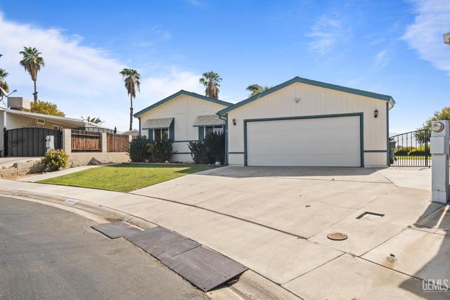 9000 Eastwind Circle, Bakersfield, CA 93306