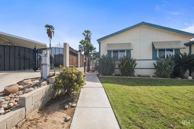9000 Eastwind Circle, Bakersfield, CA 93306