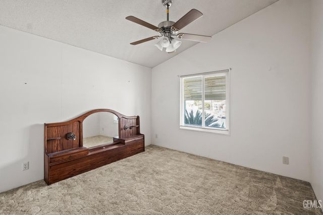 9000 Eastwind Circle, Bakersfield, CA 93306