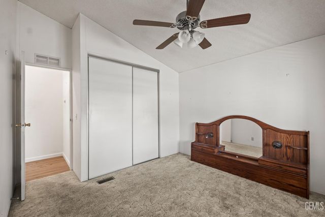 9000 Eastwind Circle, Bakersfield, CA 93306