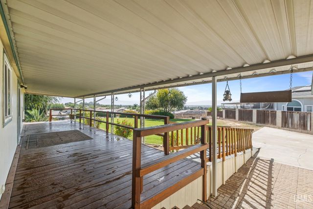 9000 Eastwind Circle, Bakersfield, CA 93306