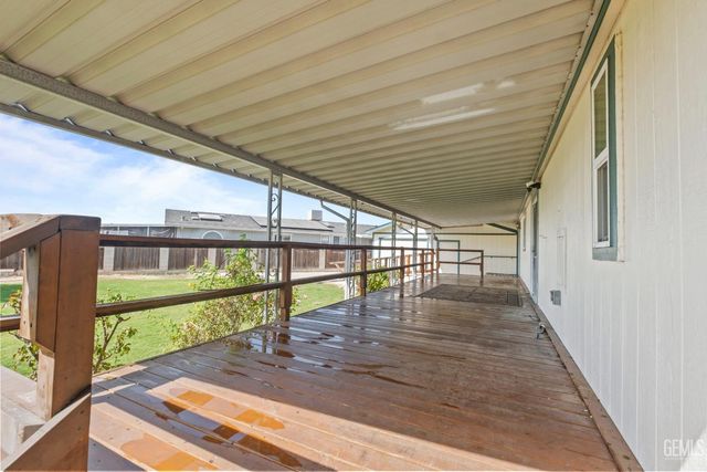 9000 Eastwind Circle, Bakersfield, CA 93306