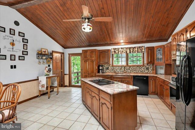 13 NASSAU CIR, Reading, PA 19607