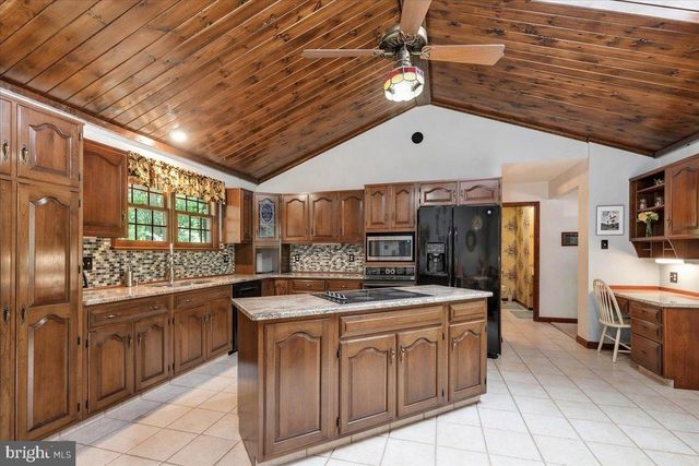 13 NASSAU CIR, Reading, PA 19607