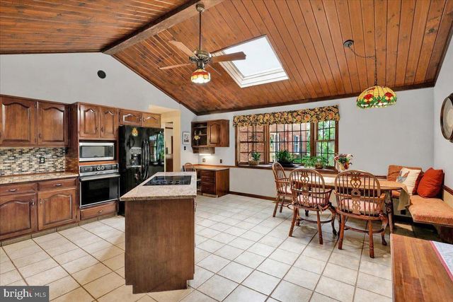 13 NASSAU CIR, Reading, PA 19607