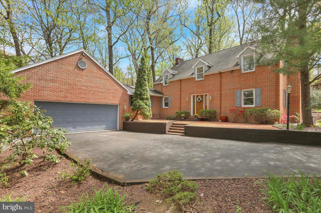 13 NASSAU CIR, Reading, PA 19607