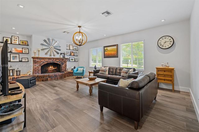 7980 SW 108th St, Miami, FL 33156