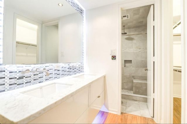 2829 Timmons Lane 167, Houston, TX 77027