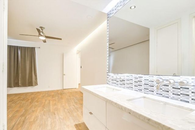 2829 Timmons Lane 167, Houston, TX 77027