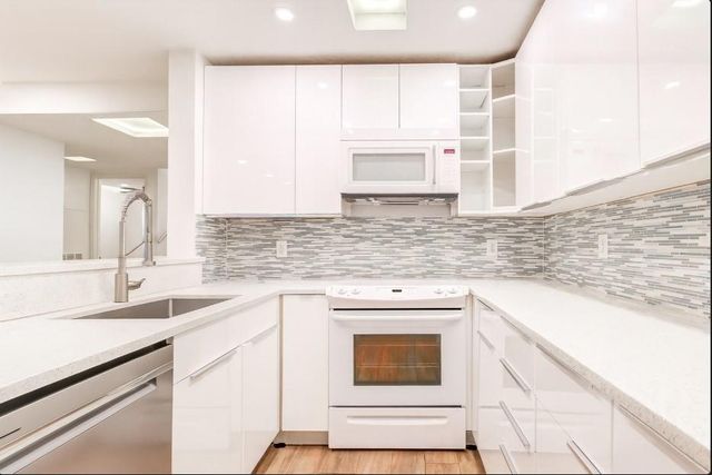 2829 Timmons Lane 167, Houston, TX 77027