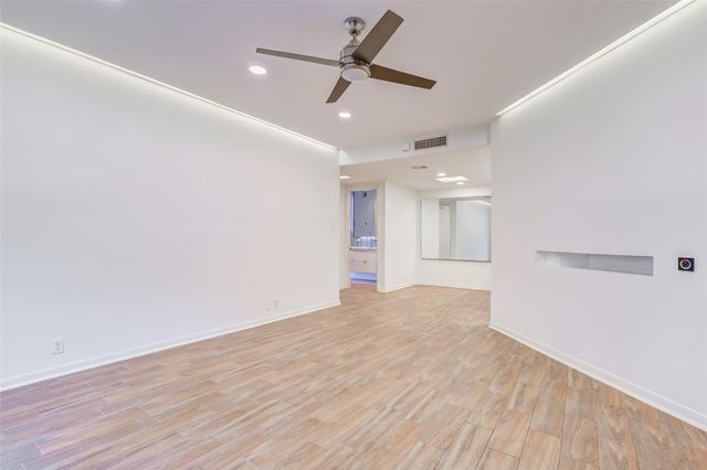 2829 Timmons Lane 167, Houston, TX 77027