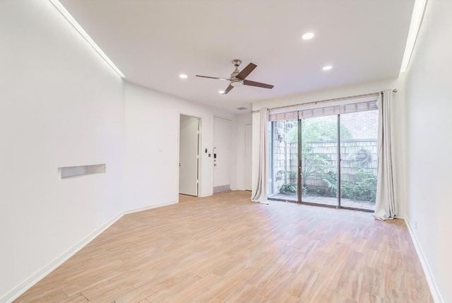 2829 Timmons Lane 167, Houston, TX 77027