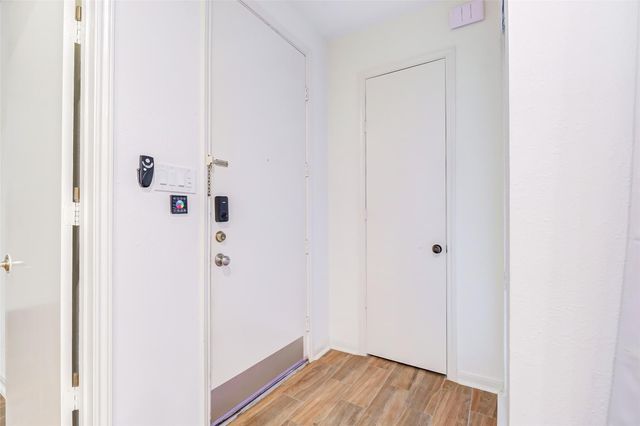 2829 Timmons Lane 167, Houston, TX 77027