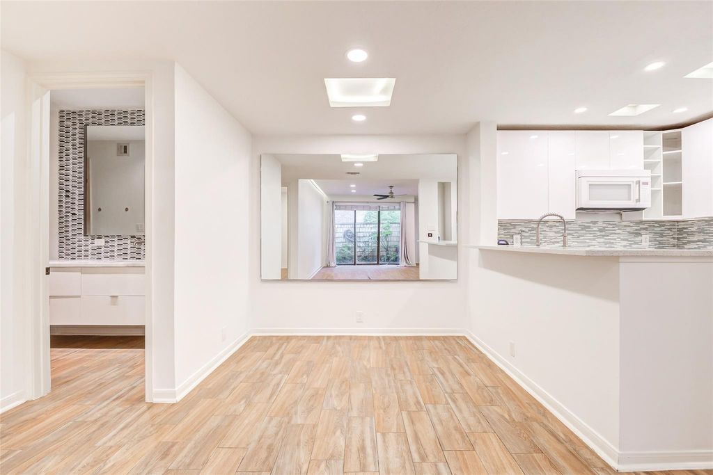 2829 Timmons Lane 167, Houston, TX 77027