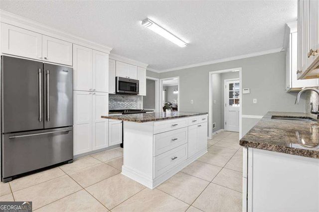 291 Shore Drive, Suwanee, GA 30024