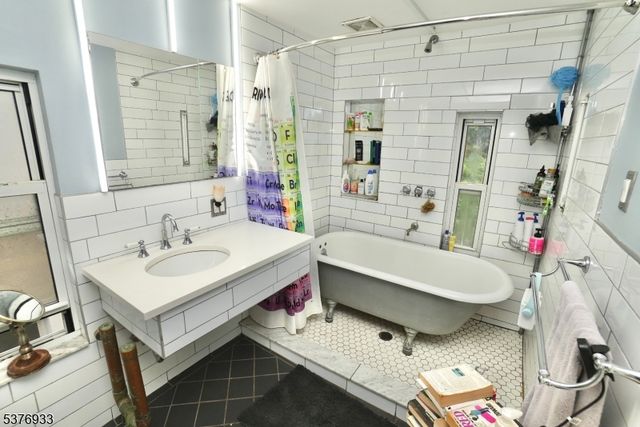 13 Thomas St, Bloomfield Twp., NJ 07003