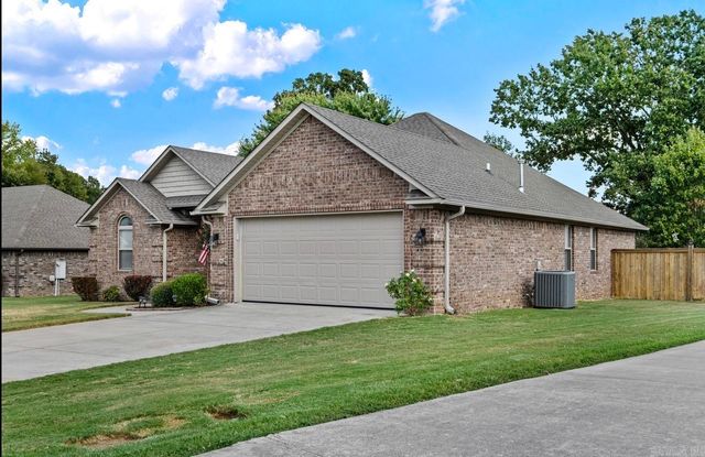 1229 Windsor Court, Jacksonville, AR 72076