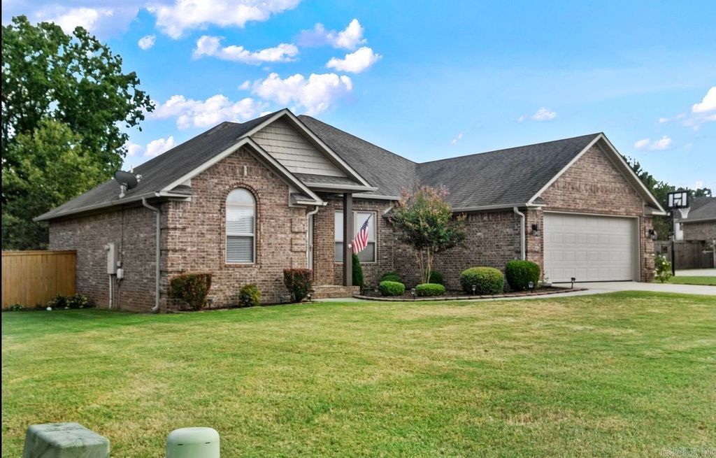 1229 Windsor Court, Jacksonville, AR 72076