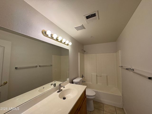 510 W University Drive 208, Tempe, AZ 85281