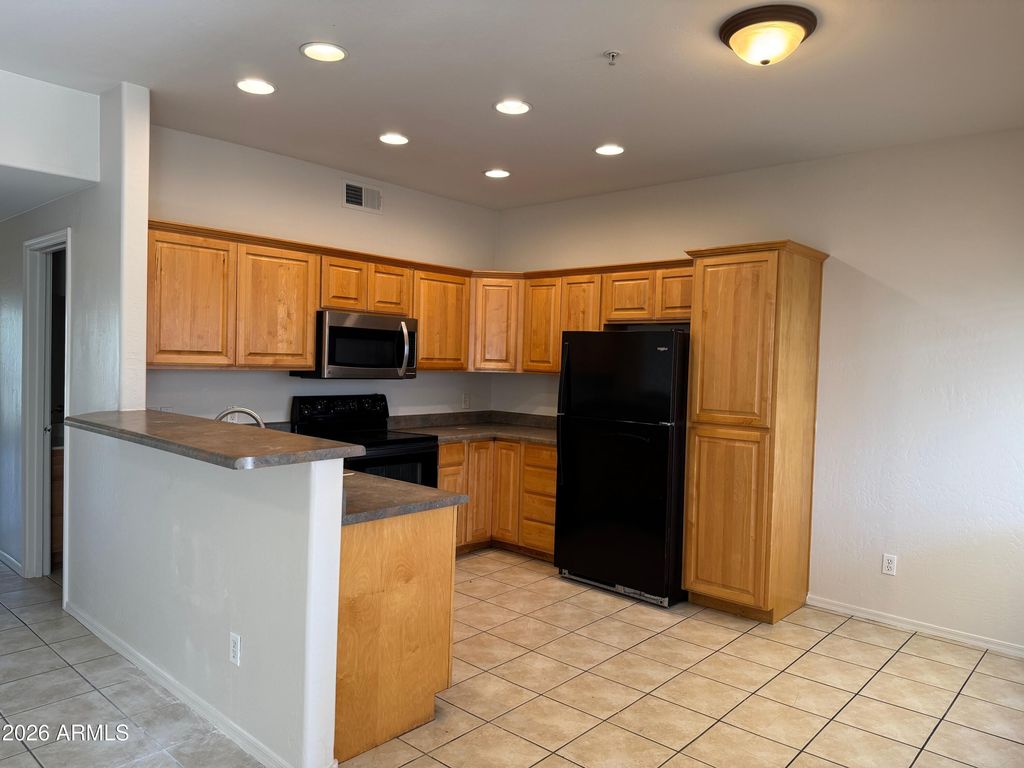 510 W University Drive 208, Tempe, AZ 85281
