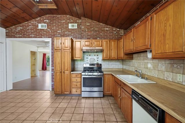 15841 Marlin Place, Lake Balboa, CA 91406