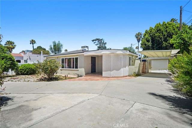 15841 Marlin Place, Lake Balboa, CA 91406